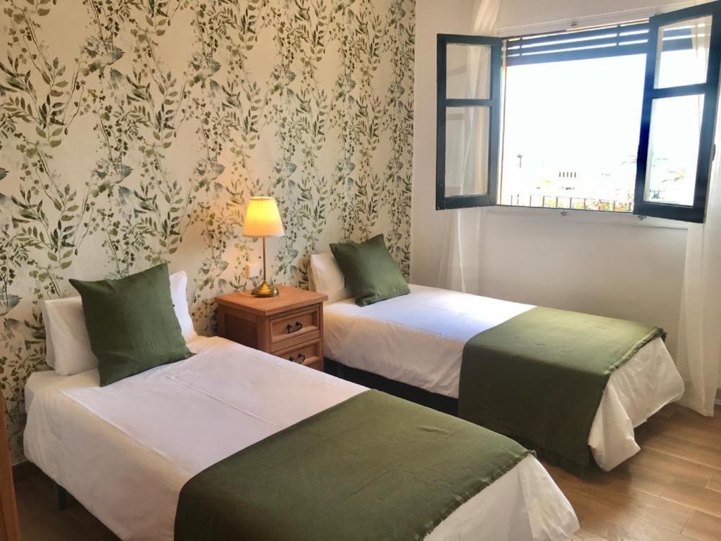 Pedregalejo I & Private Terrace By Ele Apartments Malaga Luaran gambar